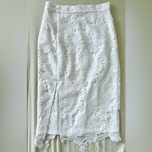 Premium lace skirt